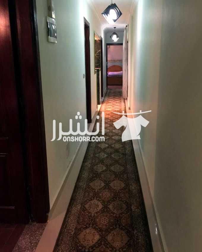 شقة مفروشة للايجار بمنطقة سموحة بالقرب من جميع الخدمات(خطوات من فوزى معاذ ) الكود : 2532 هو أسهل وسيله للإستعلام عن العرض تشطيب سوبر لوكس - غير مجروحة - كاملة العدادات عمارة شيك و مدخل راقى - ام...