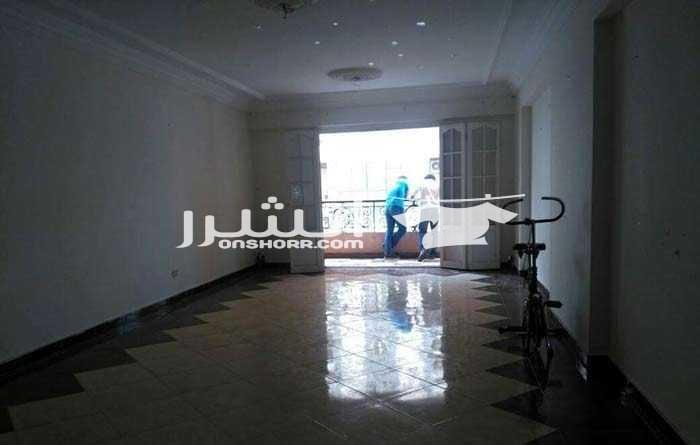 شقة للبيع ببرج ناصية على الترام مباشرة 170م.. 3 غرف ك . ريسبشن . 2 حمام تشطيب سوبر لوكس مابين محطة ترام شدس وجناكليس واجهه بحرى أسانسير كاملة العدادات إجمالى مليون و100 ألف للاستعلام . للتواصل...