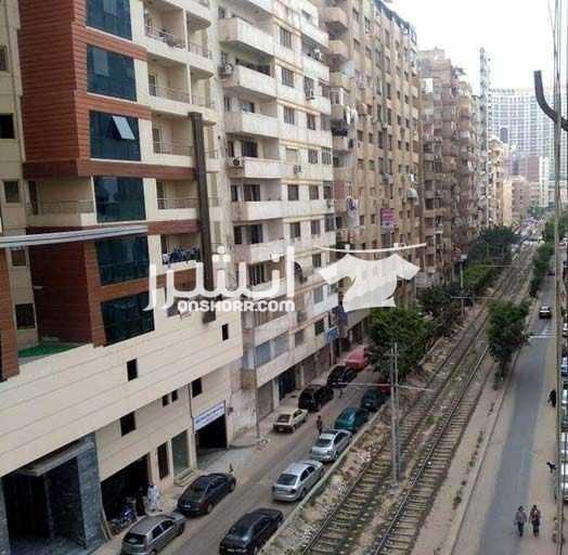شقة للبيع ببرج ناصية على الترام مباشرة 170م.. 3 غرف ك . ريسبشن . 2 حمام تشطيب سوبر لوكس مابين محطة ترام شدس وجناكليس واجهه بحرى أسانسير كاملة العدادات إجمالى مليون و100 ألف للاستعلام . للتواصل...