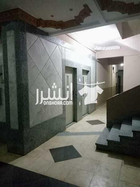 متوفر شقه لقطه للبيع نص تشطيب وجاهزه للسكن لوجود حمام ومطبخ وغرفه بها سوبر لوكس اهالي ومن المالك بأفضل مكان في زهراء مدينه نصر بجوار اوتو سمير ريان ، مساحه 165 متر ، ثلاث غرف ، 2 حمام وصاله وبلكونه ،...