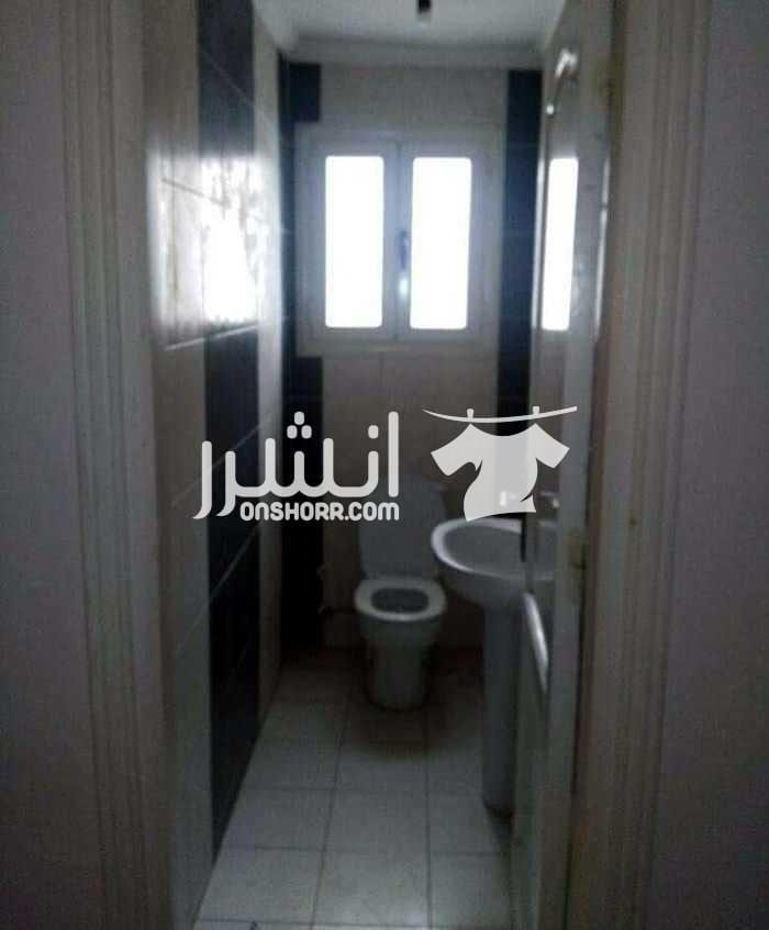 شقة للبيع ببرج ناصية على الترام مباشرة 170م.. 3 غرف ك . ريسبشن . 2 حمام تشطيب سوبر لوكس مابين محطة ترام شدس وجناكليس واجهه بحرى أسانسير كاملة العدادات إجمالى مليون و100 ألف للاستعلام . للتواصل...