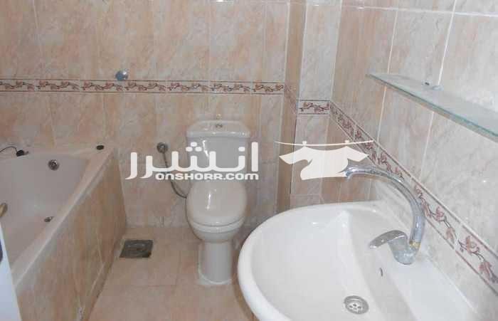 شالية رائع مسجل 170 متر في شاطئ النخيل بجوار البحر المواصفات : المساحة 170 متر + حصة في الارض مسجلة في عقود الملكيه 2 غرفه + حمام + ريسبشن + صاله توزيع للغرف + مطبخ امريكي + تراس بمدخل خاص + تراك خاص...