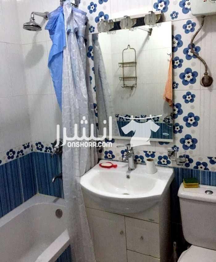 شقة مفروشة للايجار بمنطقة سموحة بالقرب من جميع الخدمات(خطوات من فوزى معاذ ) الكود : 2532 هو أسهل وسيله للإستعلام عن العرض تشطيب سوبر لوكس - غير مجروحة - كاملة العدادات عمارة شيك و مدخل راقى - ام...