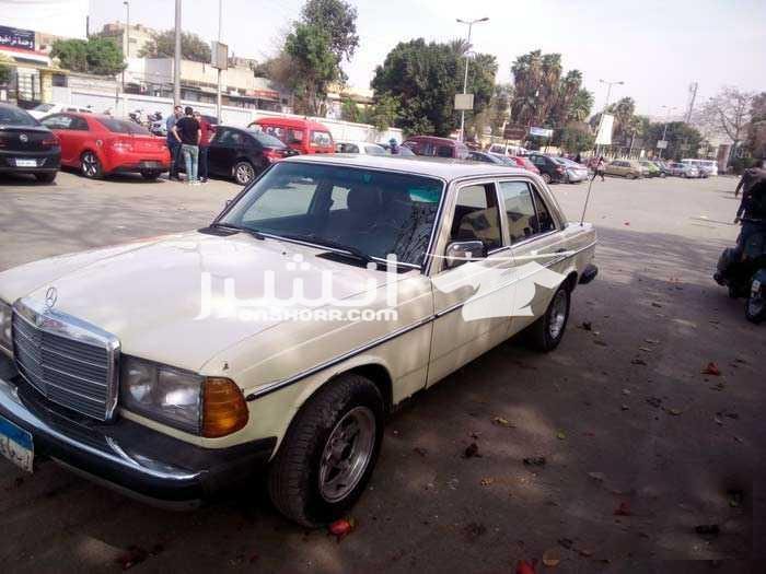 مرسيدس اتوماتيك 200 اتوماتيك متور ابيض فتيس وعفشة وكرونة. ممتازة اكصدام أمريكي باور سنتر 4 زجاج كهرباء صالون فبريكة ودبلوه ابنوث جنوط اسبور كاست وسماعات جاهزه للسفر اريال كهرباء 01120213343