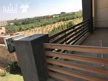 المكان بجمعية أحمد عرابي خلف كارفور العبور للايجار قانون جديد يفضل للاجانب مطلوب ٢٥٠٠ دولار شهريا عدد الغرف 4 غرف عدد الحمامات ثلاثة جناح خاص للمربية خارج الفيلا بمدخل خاص وجناح اخر خاص منفصل للسائق...