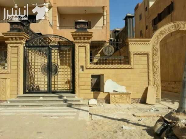 دوبلكس بالتقسيط في الحي الخامس بالشيخ زايد * امام الحديقة المركزية و كمبوند اوبرا سيتي وجنب الجامعة الكندية وخلف سعودي ماركت * نص تشطيب ، الواجهات متشطبة تشطيب فاخر فيها خطوط التكييف وتاسيس الكهرباء...
