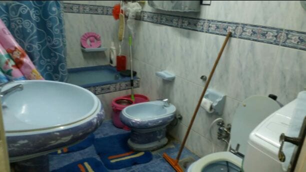 شقه 120 متر صافى مستويين تشطيب هاى سوبر لوكس عالمفتاح 2 غرفه نوم و ريسبشن 4 قطع وحمام ومطبخ الومينتال عموله و شبايبك الومينتال كاتم للصوت وسلالم العمارة كلها رخام و عالشارع واسع عرضه 15 متر و منطق...