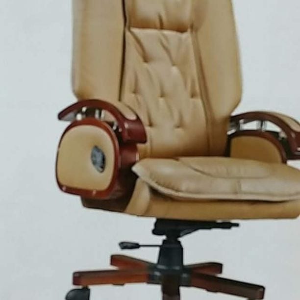 اثاث مكتبي للبيع بالجمله و قطاعي باسعار و أذواق تناسب الجميع .
و امكانيه التوصيل اينما كنت .
للتواصل / ٠١٠٢٠٠١٩٠٩٨