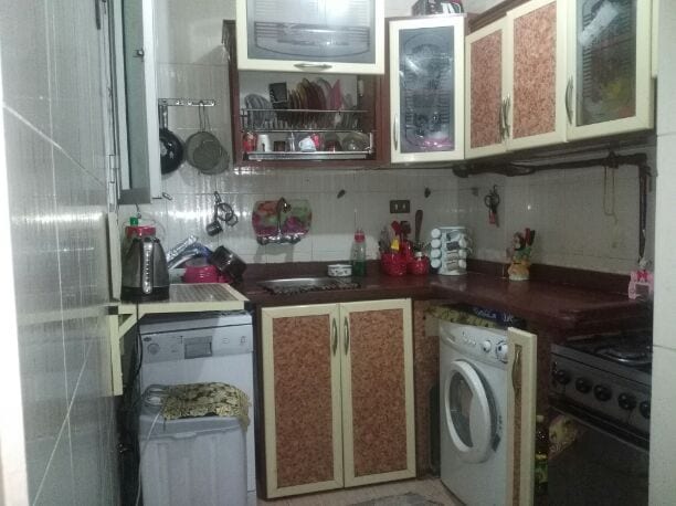 شقه110م2للبيع بالمندره قبلى ش الأمناء سوبر لوكس 2ريسبشن و3غرف نوم وحمام ومطبخ فى الدور 7وليس الأخير يوجد مصعد