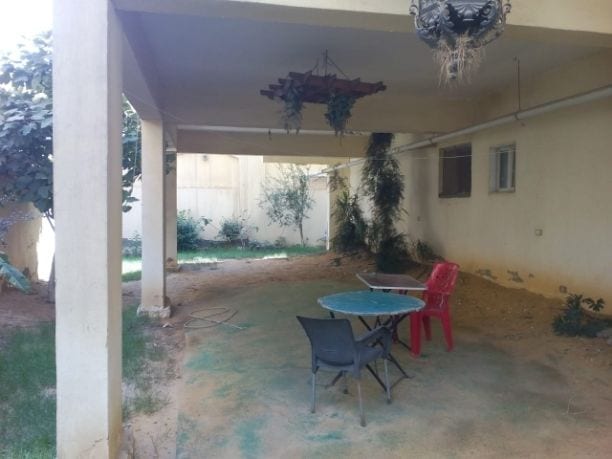 فيلا بالمقطم تشطيب سوبر لوكس فى شارع هدى شعراوي بالقرب من ش٩ مساحتها ٥٤٠متر دورين وبها ٣شقق بمساحه كبيره ترخيص ٣أدوار حديقه كبيره ٤٠%من مساحة وهى متشطبه بالكامل
مطلوب ١٢ مليون وقابل للتفاوض