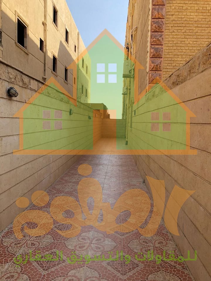 كود 3180
دوبلكس مساحه 380 م بحديقه مساحه 80 م
4 غرف ورسيبشن 7 قطع و2 مطبخ و 4 حمام ودريسنج رووم تراس يطل على حديقه خاصه
نص تشطيب عداد كهرباء ومياه
قريب من نادى العبور ومنطقه المولات والمناطق الت...