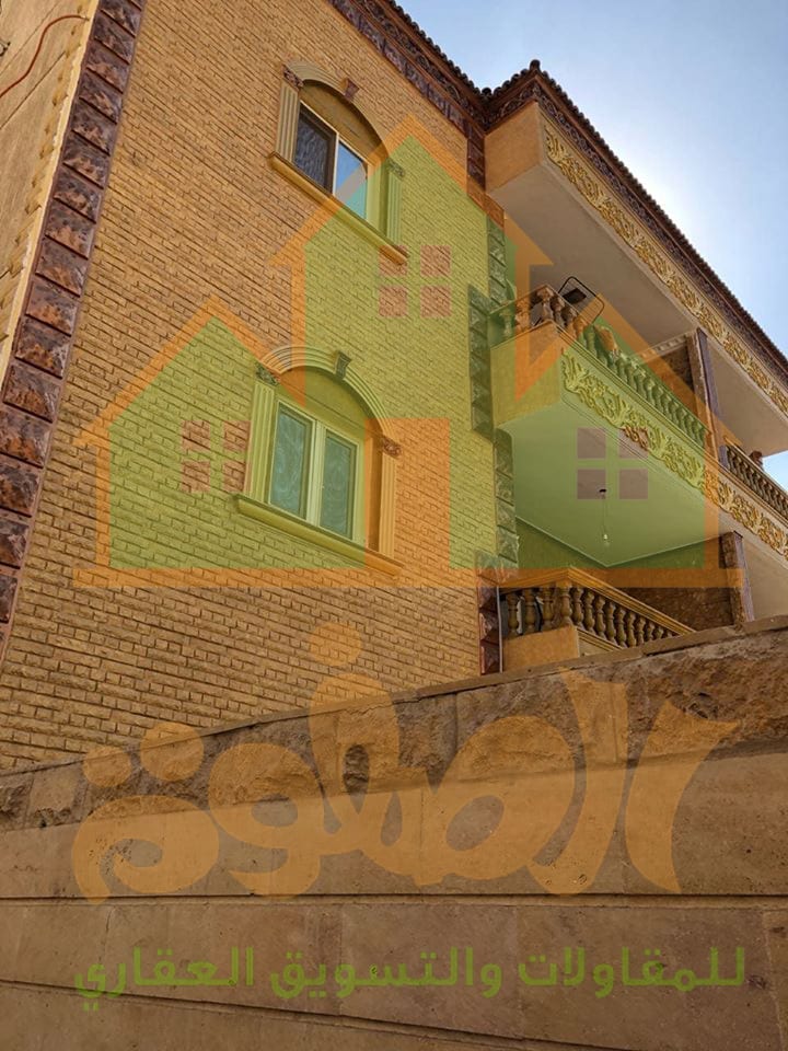 كود 3180
دوبلكس مساحه 380 م بحديقه مساحه 80 م
4 غرف ورسيبشن 7 قطع و2 مطبخ و 4 حمام ودريسنج رووم تراس يطل على حديقه خاصه
نص تشطيب عداد كهرباء ومياه
قريب من نادى العبور ومنطقه المولات والمناطق الت...