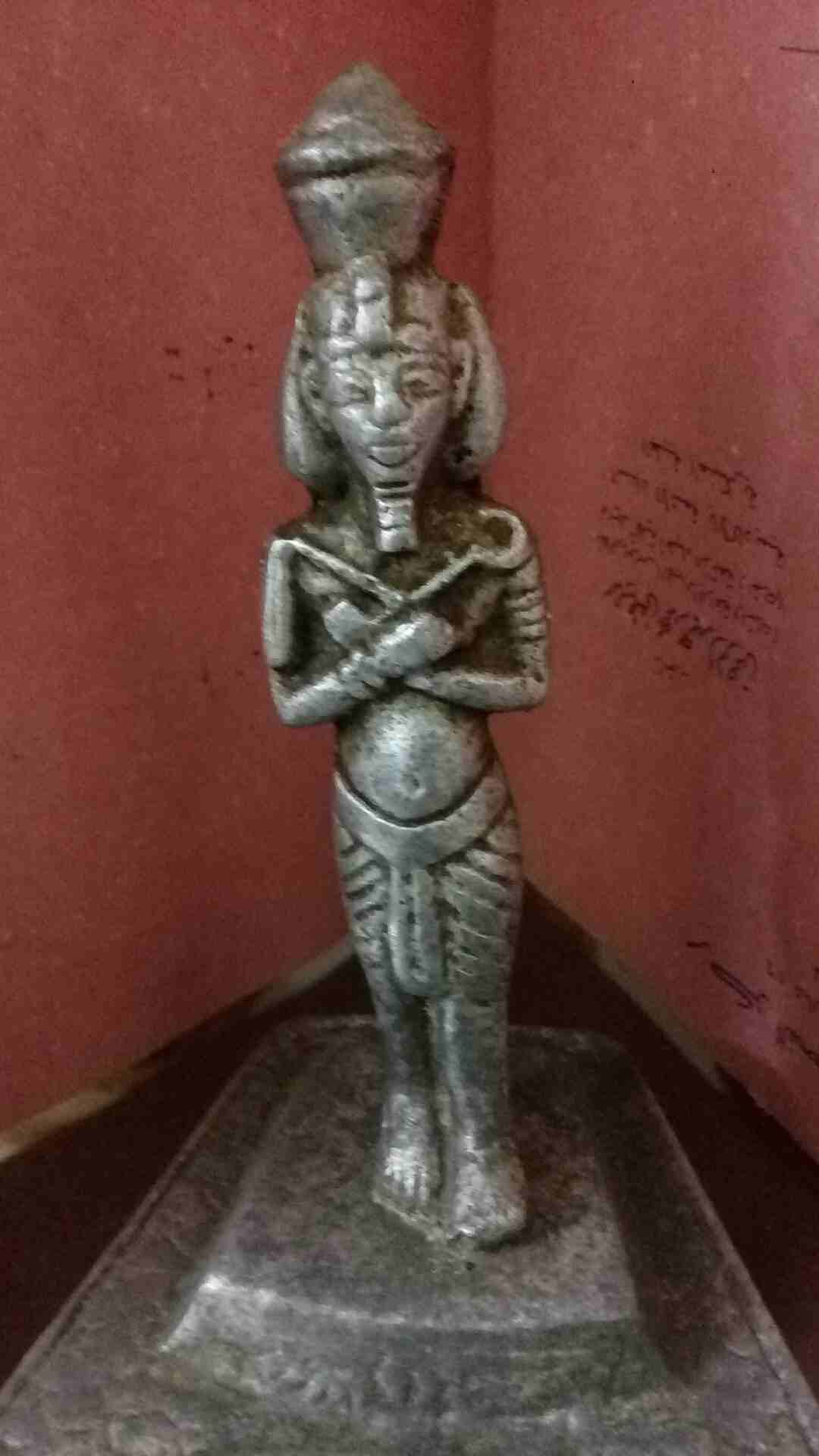انتيكه طافيه سجاير
لا تنسَ أنك شاهدت هذا الإعلان في عنكبوت
انتيكه طفايه سجاير تصنيع قديم...