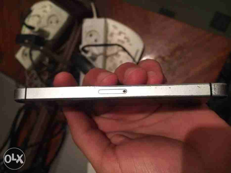 iphone 5s 16gb المحلة الكبري
لا تنسَ أنك شاهدت هذا الإعلان في عنكبوت
الجهاز معاه الكرتونة بالسيري...