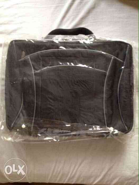 Giza – available for sale Other
لا تنسَ أنك شاهدت هذا الإعلان في عنكبوت
Laptop Case شنط...