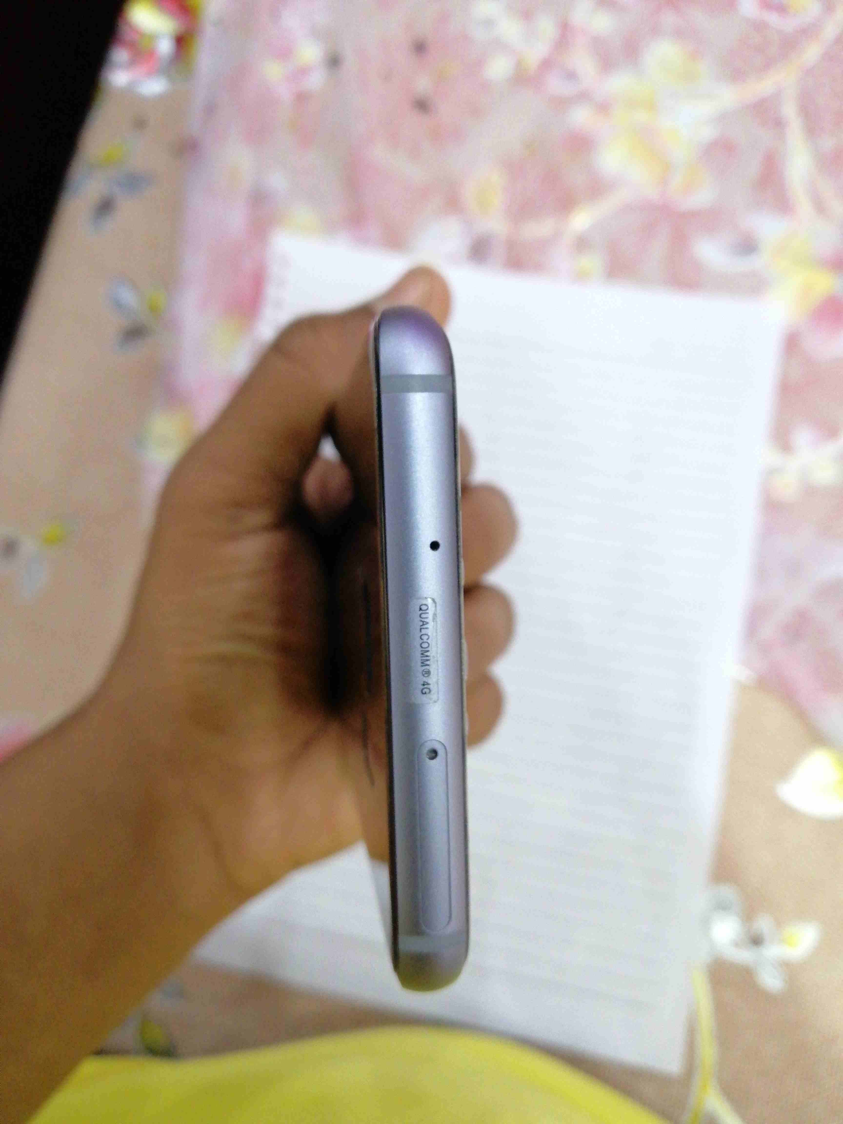 s7 edge امريكي
لا تنسَ أنك شاهدت هذا الإعلان في عنكبوت
الجهاز نظيف جدا مفيهوش ولا خربوش وارد أمري...