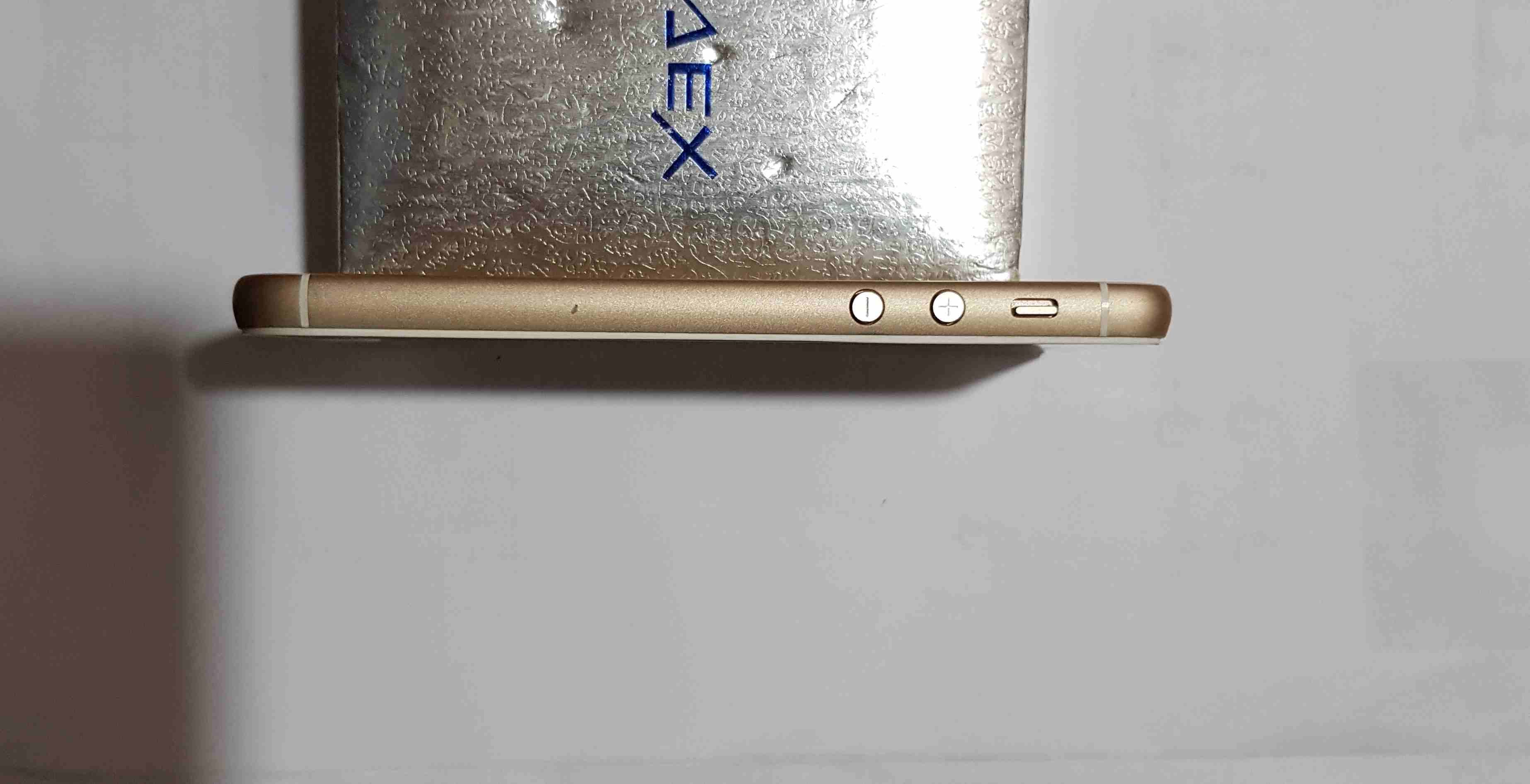 ايفون 5S
لا تنسَ أنك شاهدت هذا الإعلان في عنكبوت
الجهاز بحالته كما بالصور ليس به أي عيوب
ذاكرة 1...