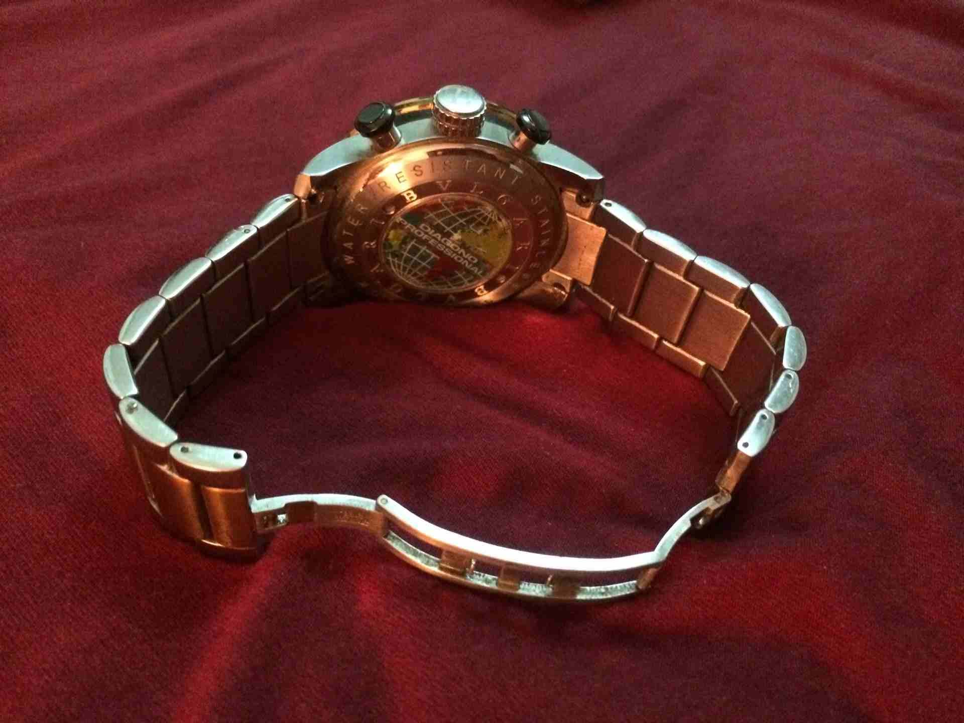 BVLGARI بحالة ممتازه الحجم الكبير
لا تنسَ أنك شاهدت هذا الإعلان في عنكبوت
بلغارى حجم كبير مستعمله...