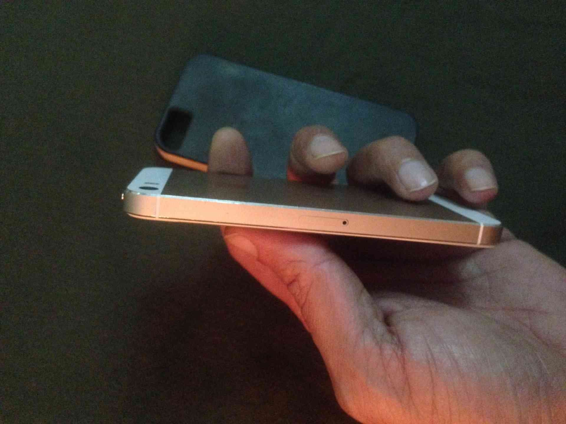 iphone5s بصمة ممتازه وبطارية قويه
لا تنسَ أنك شاهدت هذا الإعلان في عنكبوت
Iphone5s gold
مس...