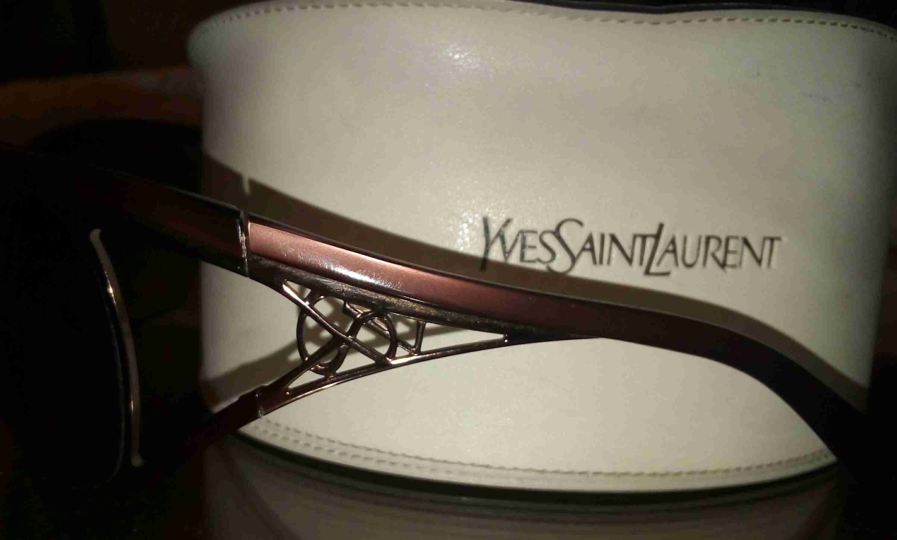 نظاره شمس اوريجينال yves saint laurent
لا تنسَ أنك شاهدت هذا الإعلان في عنكبوت
نظاره شمس اصلي...