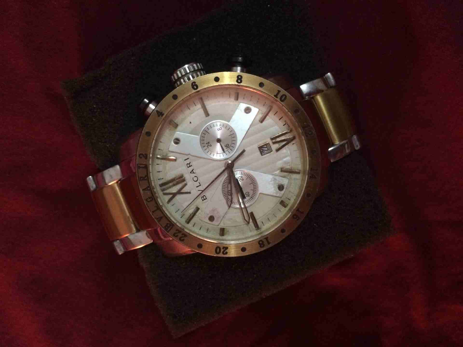 BVLGARI بحالة ممتازه الحجم الكبير
لا تنسَ أنك شاهدت هذا الإعلان في عنكبوت
بلغارى حجم كبير مستعمله...