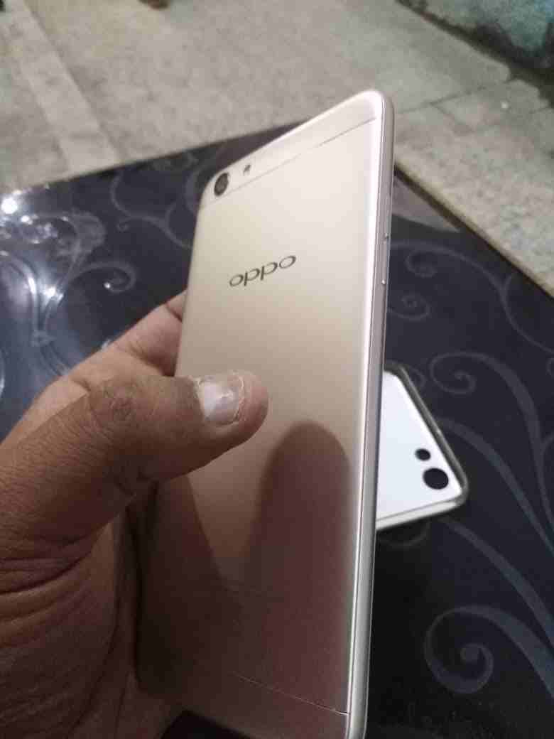 OPPO f3
لا تنسَ أنك شاهدت هذا الإعلان في عنكبوت
الفون كسر زيرو استعمال خفيف جدا
معه كل محتوياته...