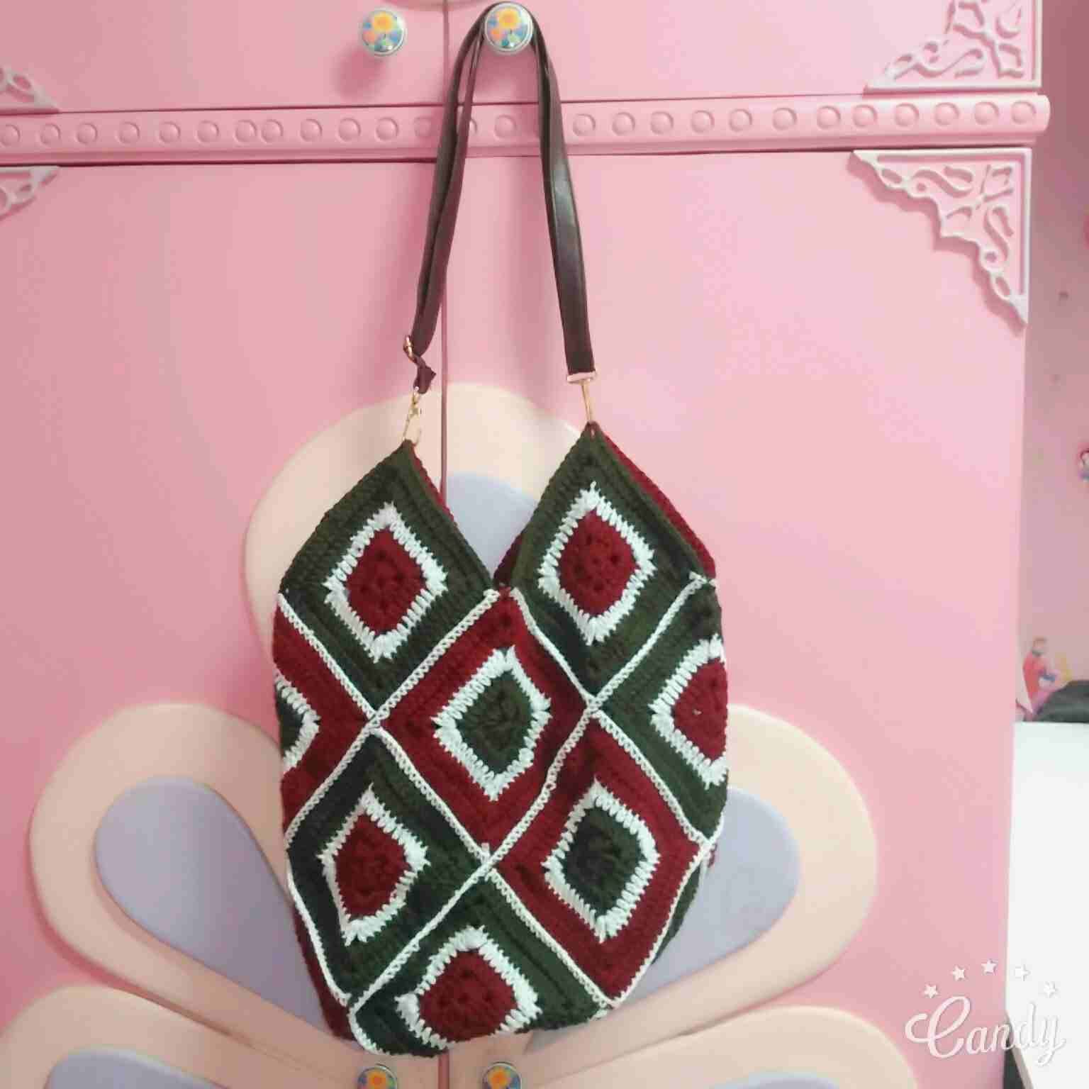 شنطه كروشيه handmade شبابي
لا تنسَ أنك شاهدت هذا الإعلان في عنكبوت
شنطه كروشيه handmade شبابي ثلا...