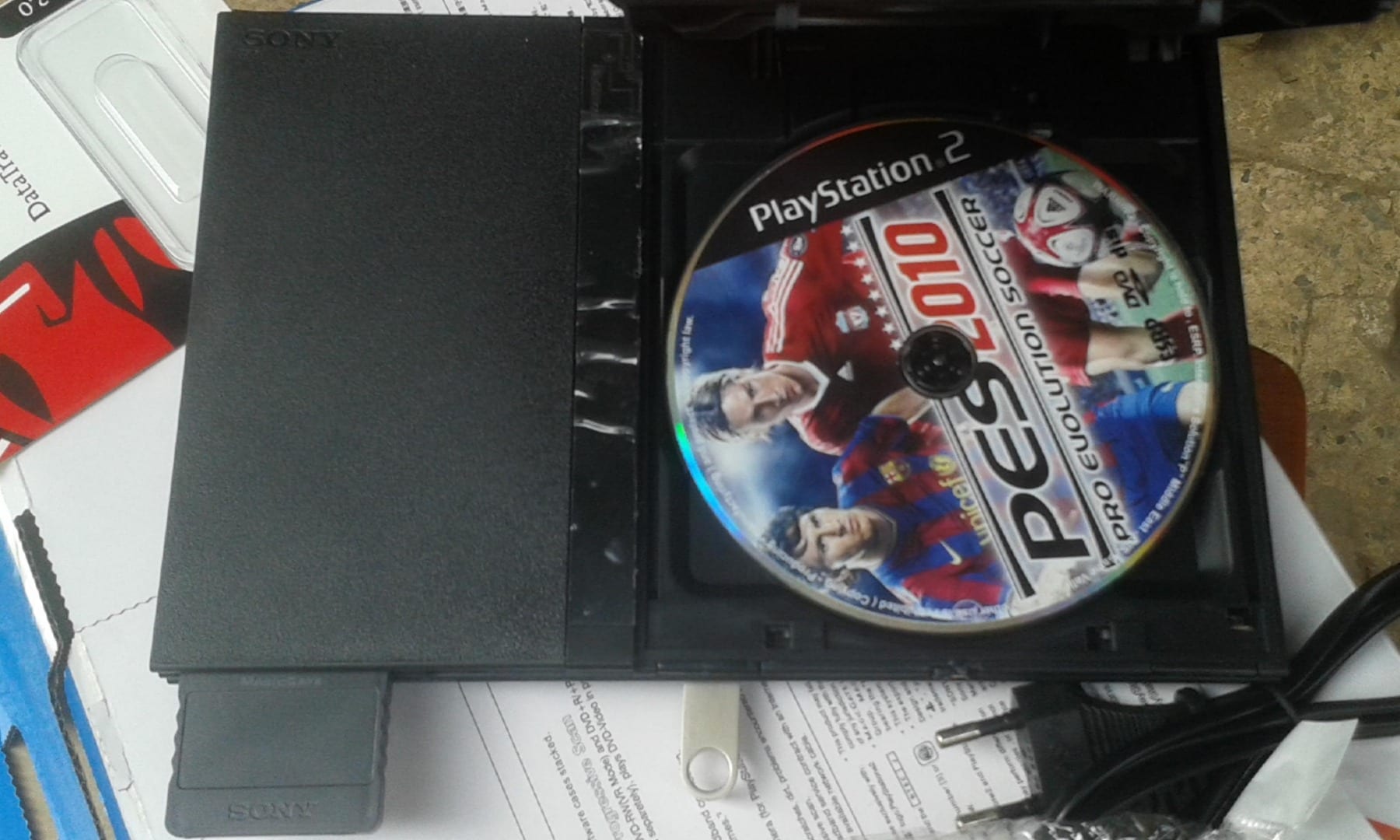 بلاى ستيشن playstation 2 سليم استيراد معاه فلاشه 8 جيجا بالكرتونه
لا تنسَ أنك شاهدت هذا الإعلان في عنكبوت...