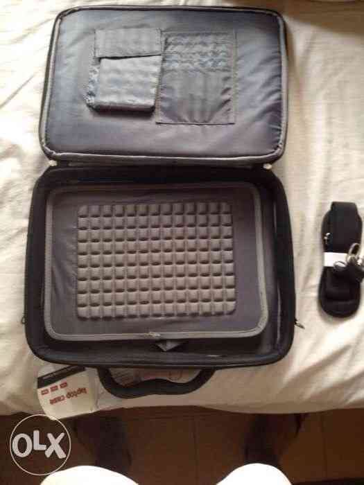 Giza – available for sale Other
لا تنسَ أنك شاهدت هذا الإعلان في عنكبوت
Laptop Case شنط...