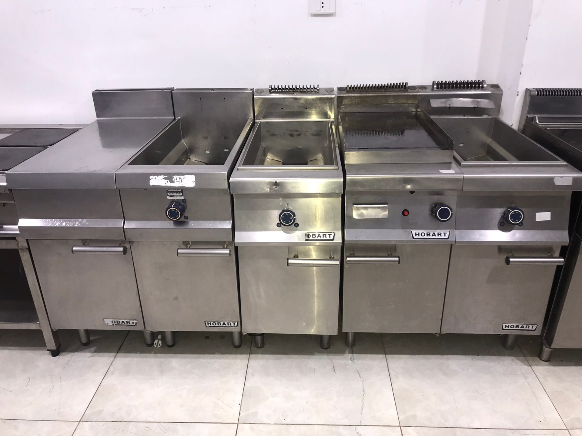 معدات مطعم الماركة الأمريكية العالميهHOBART
لا تنسَ أنك شاهدت هذا الإعلان في عنكبوت
وارد امري...
