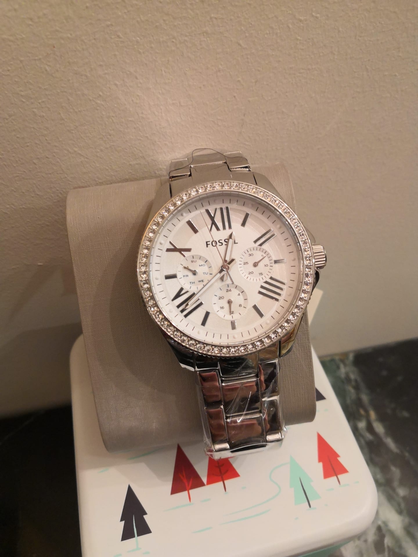 Original watches from USA & UK, fossil, guess and tommy hilfiger
لا تنسَ أنك شاهدت هذا الإعلان في عنكبوت...