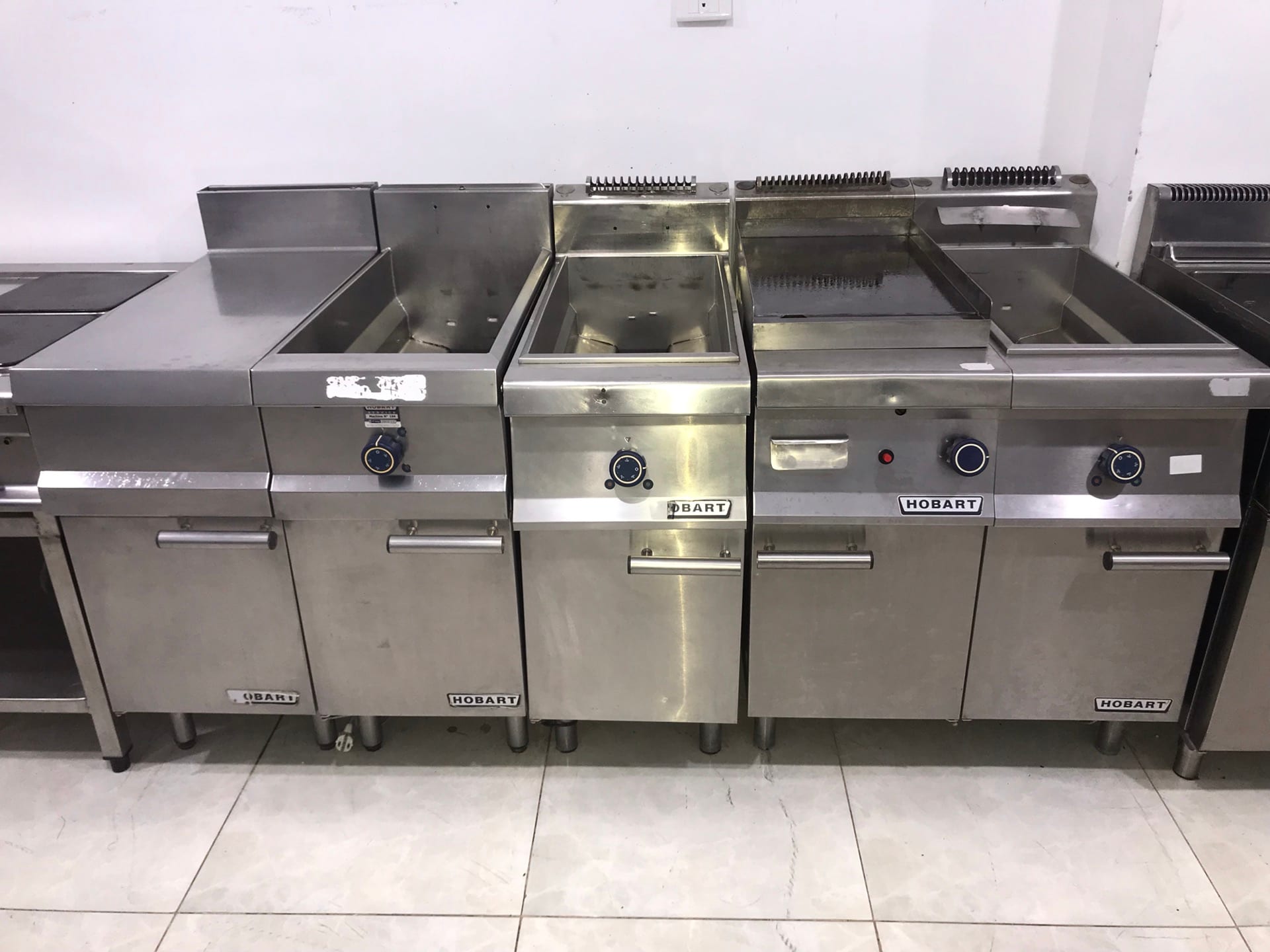 معدات مطعم الماركة الأمريكية العالميهHOBART
لا تنسَ أنك شاهدت هذا الإعلان في عنكبوت
وارد امري...