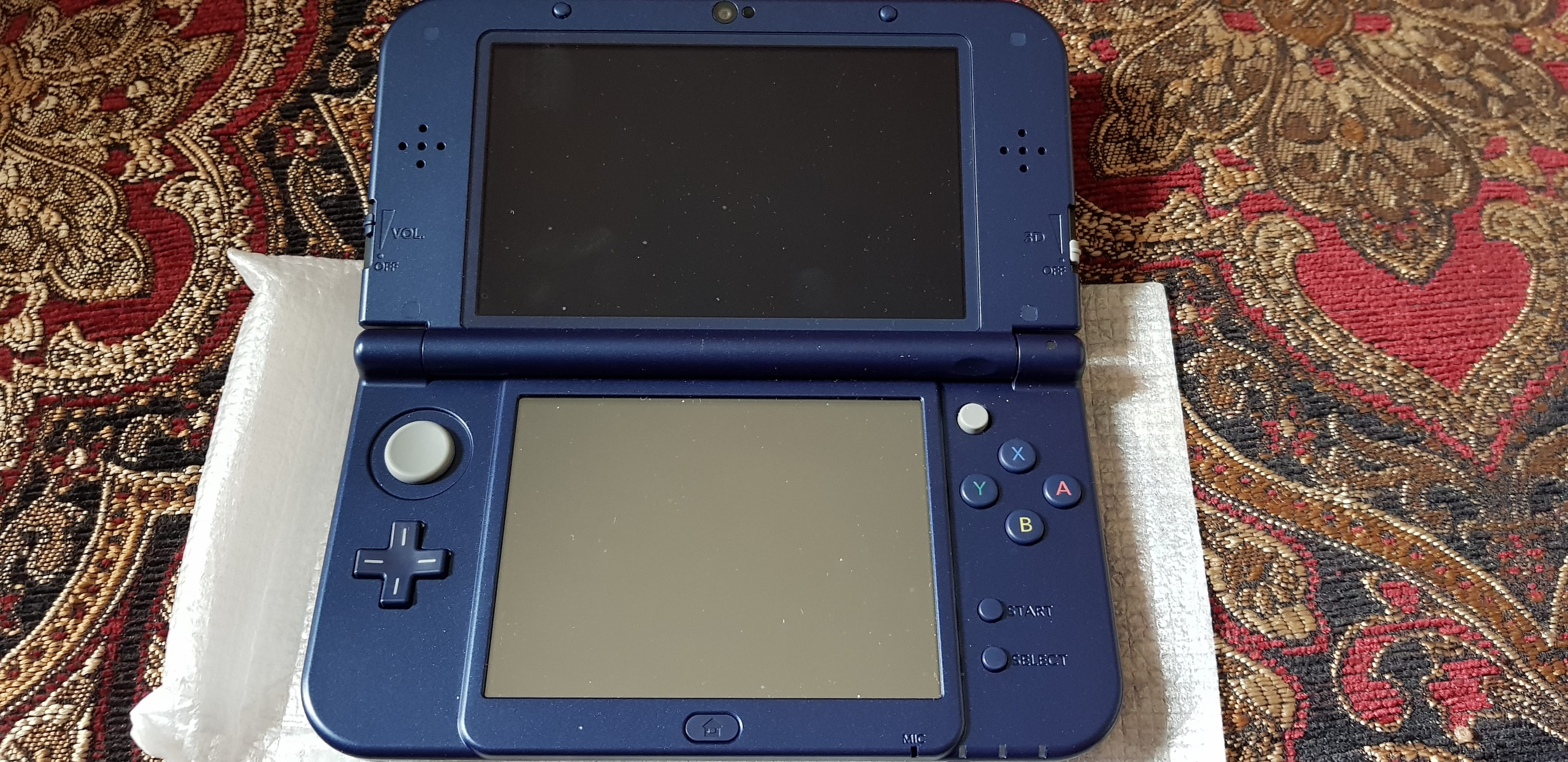 new nintendo 3ds xl
لا تنسَ أنك شاهدت هذا الإعلان في عنكبوت
جديد لونه ازرق لم يستعمل ..استعمل...