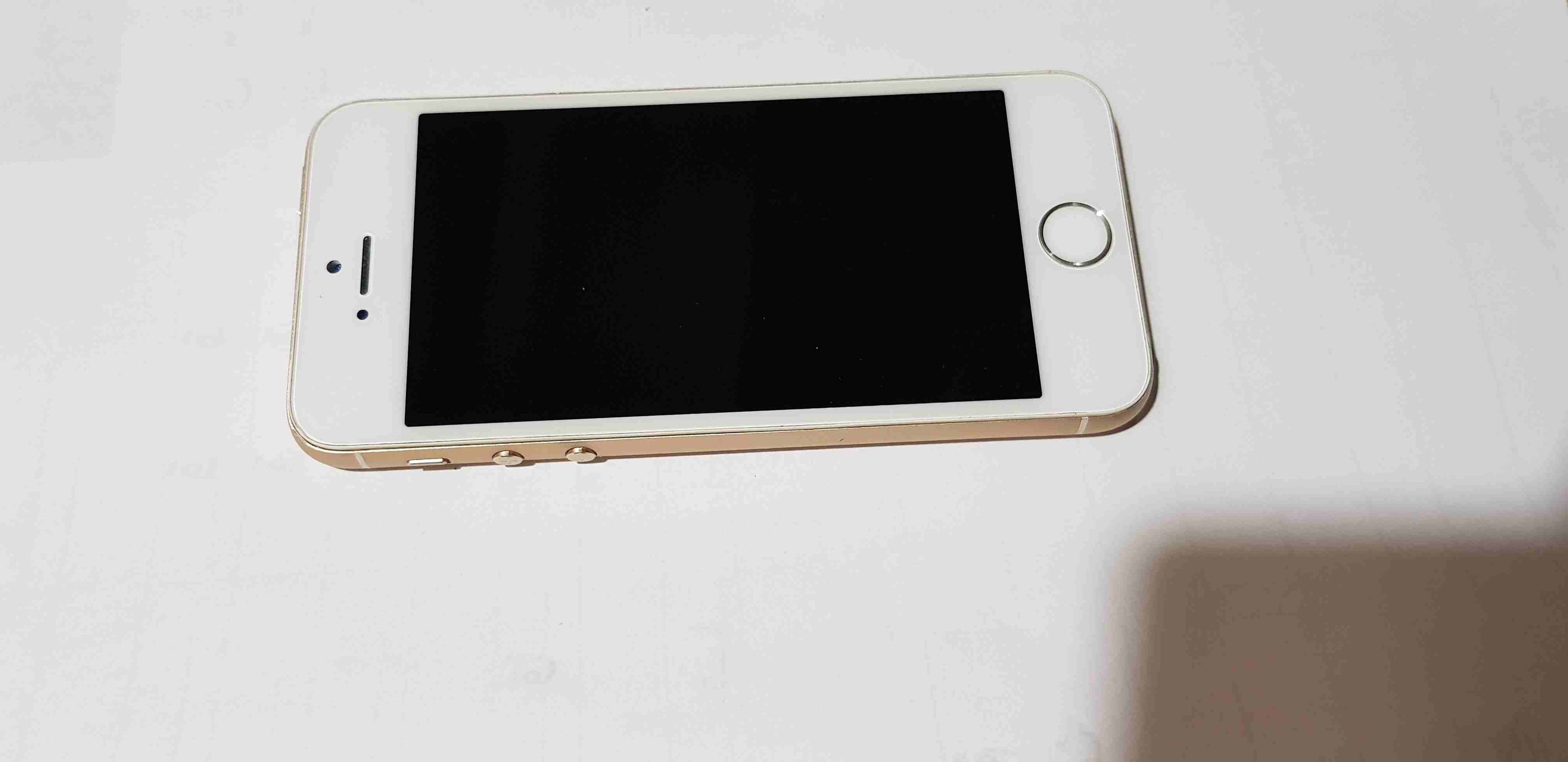 ايفون 5S
لا تنسَ أنك شاهدت هذا الإعلان في عنكبوت
الجهاز بحالته كما بالصور ليس به أي عيوب
ذاكرة 1...