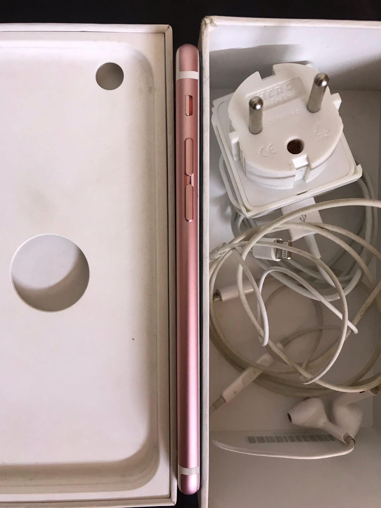 iphone 6s 64g rose gold zero
لا تنسَ أنك شاهدت هذا الإعلان في عنكبوت
الجهاز حالته ممتازه عليه...