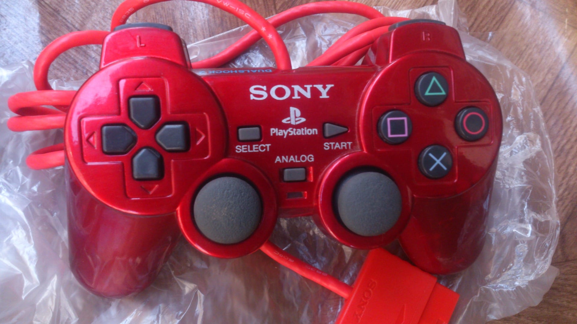 دراعات بلى ستيشن PlayStation 2 جديده
لا تنسَ أنك شاهدت هذا الإعلان في عنكبوت
دراعات بلى ستيشن...