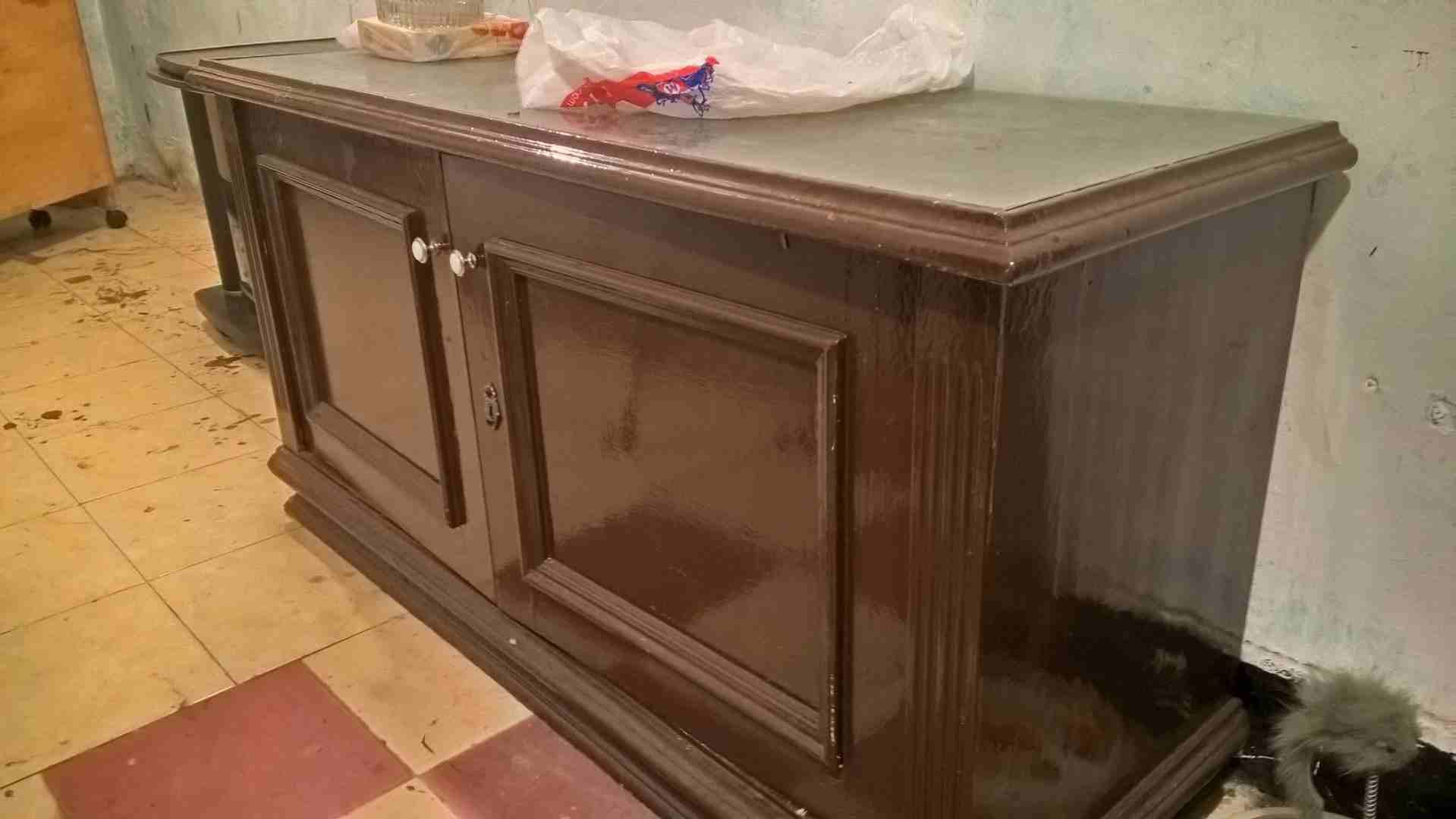 ترابيزة مدخل .
لا تنسَ أنك شاهدت هذا الإعلان في عنكبوت
بحالة ممتازة بزجاج على السطح . خشب متين و...
