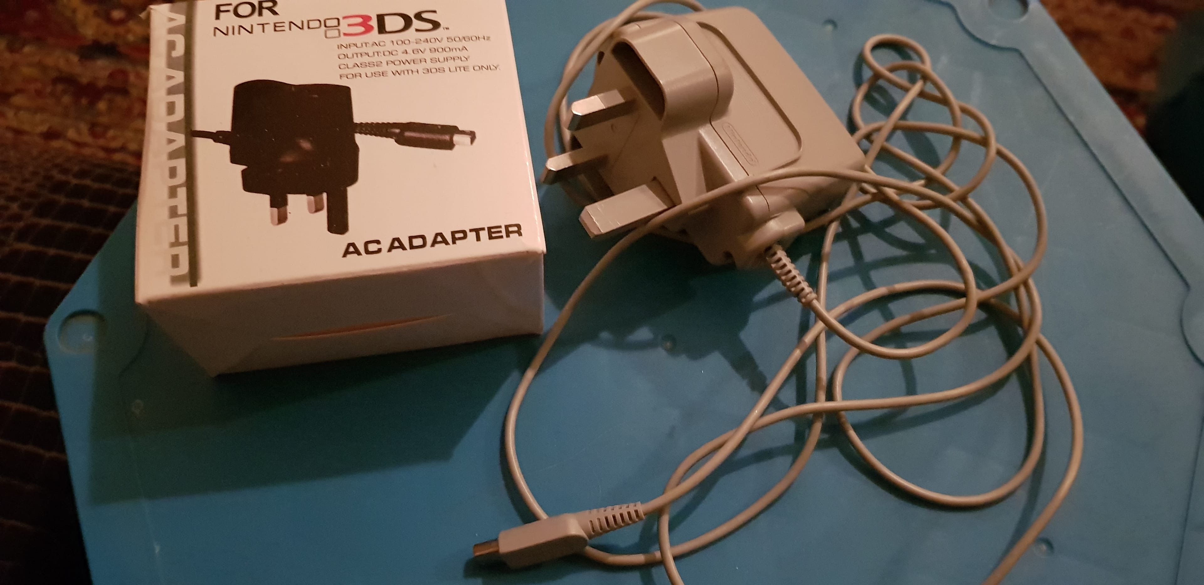 new nintendo 3ds xl
لا تنسَ أنك شاهدت هذا الإعلان في عنكبوت
جديد لونه ازرق لم يستعمل ..استعمل...