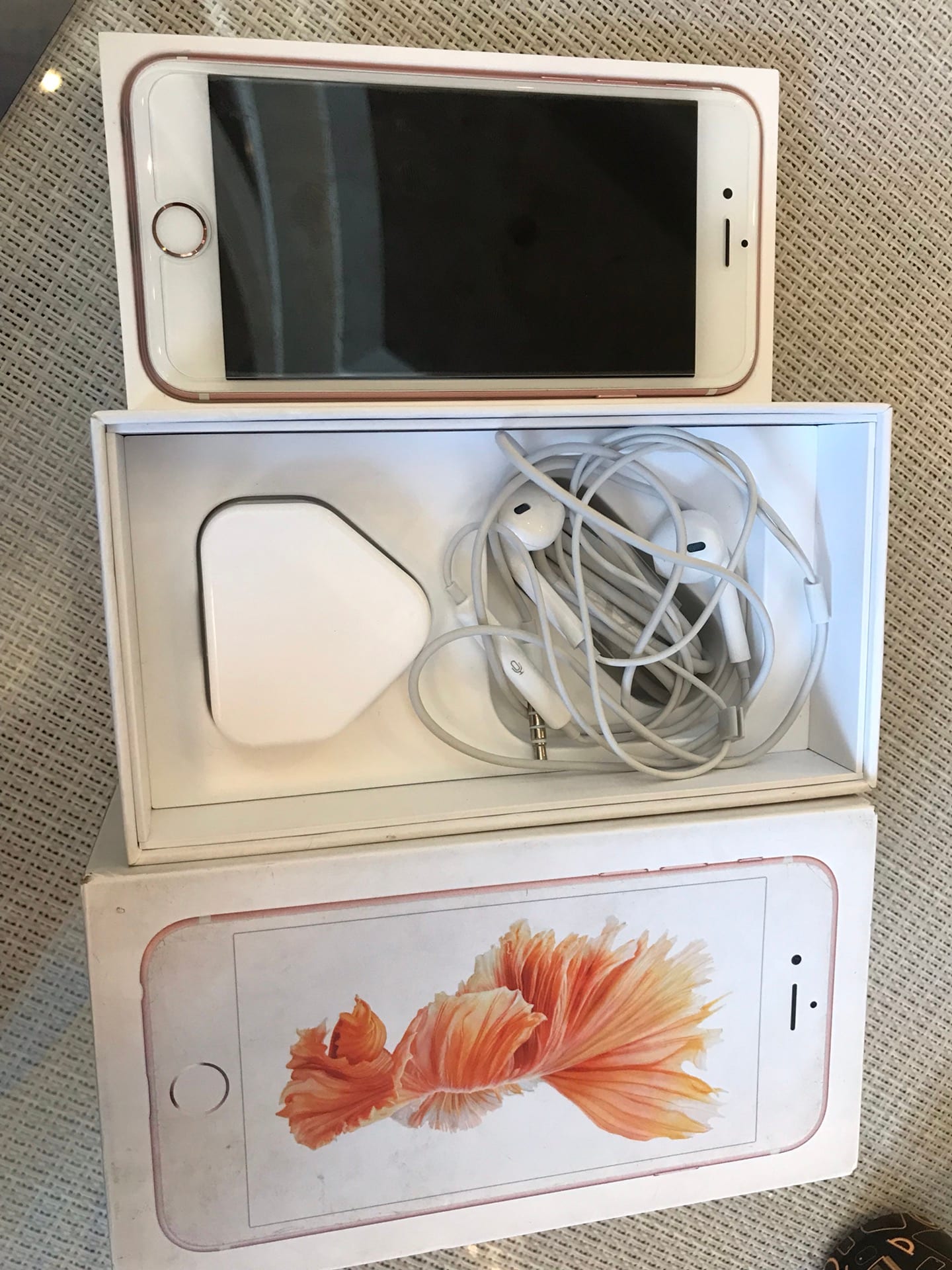 iphone 6s 64g rode gold
لا تنسَ أنك شاهدت هذا الإعلان في عنكبوت
الجهاز حالته ممتازه مافيهوش ا...
