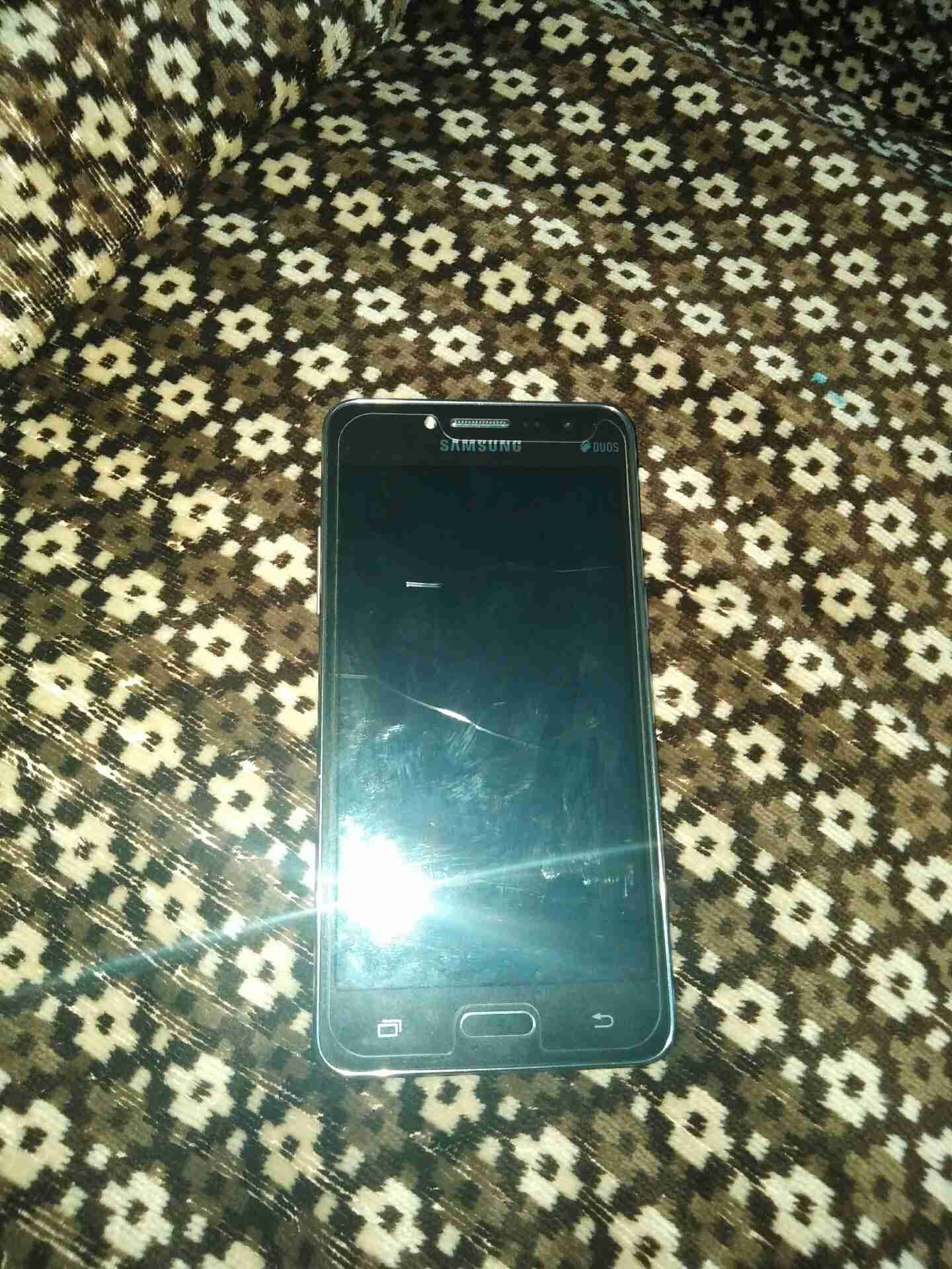 samsung grand prime plus
لا تنسَ أنك شاهدت هذا الإعلان في عنكبوت
اندرويد 6.0.1
رام 1.5 جيجا
م...