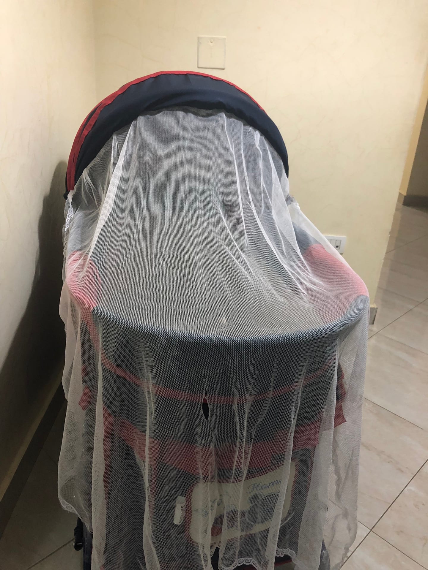 سرير اطفال كحلي واحمر
لا تنسَ أنك شاهدت هذا الإعلان في عنكبوت
سرير اطفال تقريباً جديد.
استخد...