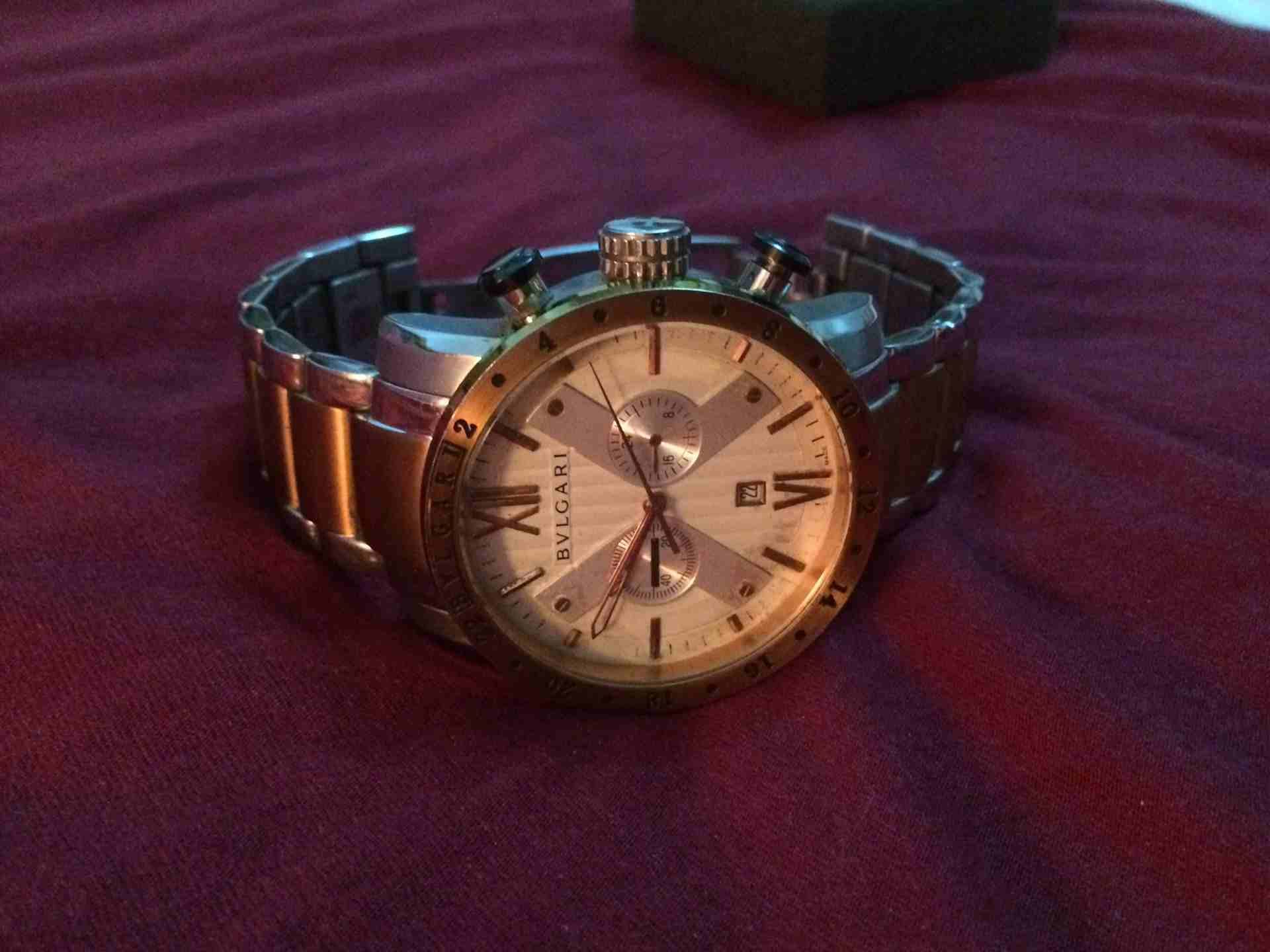 BVLGARI بحالة ممتازه الحجم الكبير
لا تنسَ أنك شاهدت هذا الإعلان في عنكبوت
بلغارى حجم كبير مستعمله...