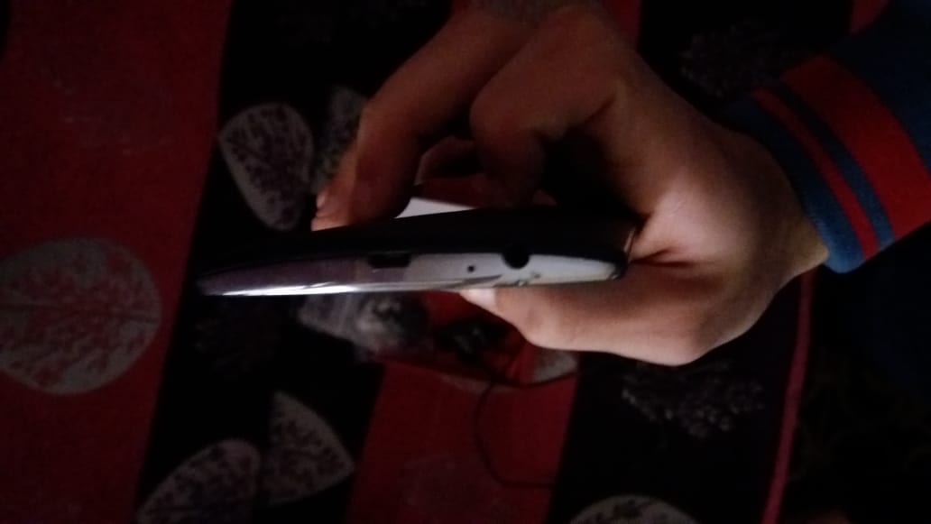 lg g4 النسخة الكورية
لا تنسَ أنك شاهدت هذا الإعلان في عنكبوت
LG g4 معاه كل حاجته بالشاحن والس...