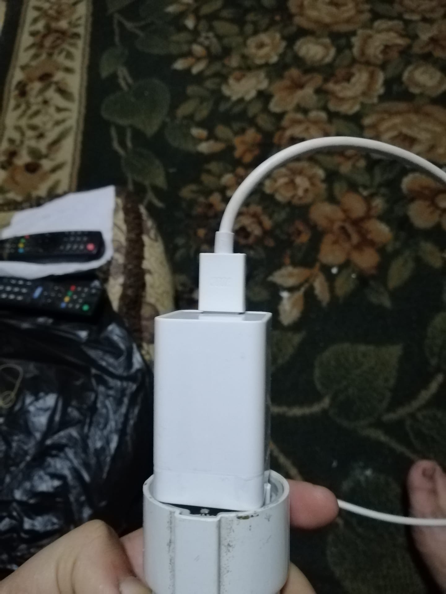 شاحن ڤوك f9
لا تنسَ أنك شاهدت هذا الإعلان في عنكبوت
شاحن ابوو
شاحن سريع اصلي...