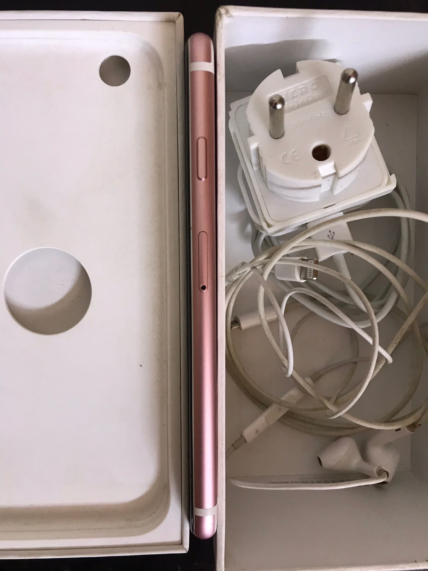 iphone 6s 64g rose gold zero
لا تنسَ أنك شاهدت هذا الإعلان في عنكبوت
الجهاز حالته ممتازه عليه...
