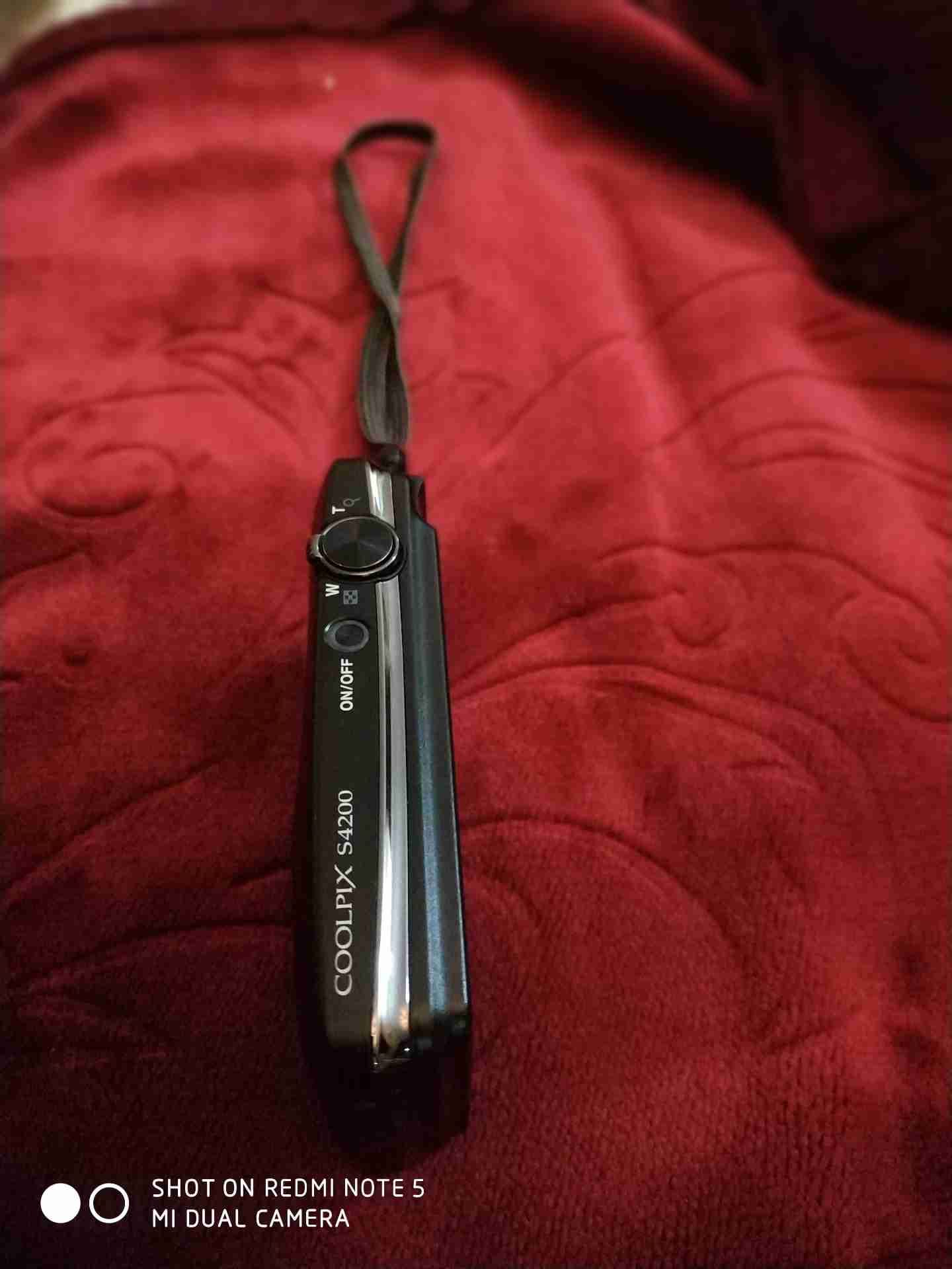كايرا نيكون s4200
لا تنسَ أنك شاهدت هذا الإعلان في عنكبوت
كاميرا ننيكون حالة ممتازة كالجديدة...