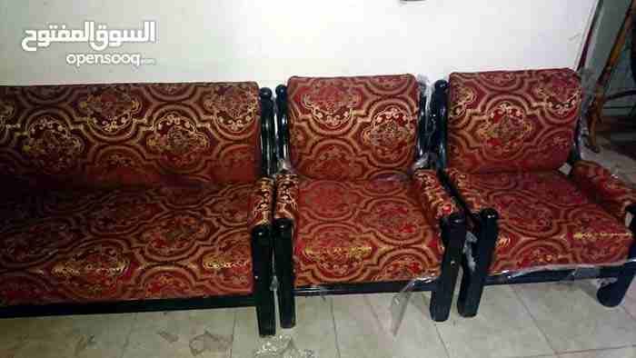 اوضة نوم كامله
لا تنسَ أنك شاهدت هذا الإعلان في عنكبوت
مكونه من دولاب كبير
و سرير
و 2 كوميدينو...