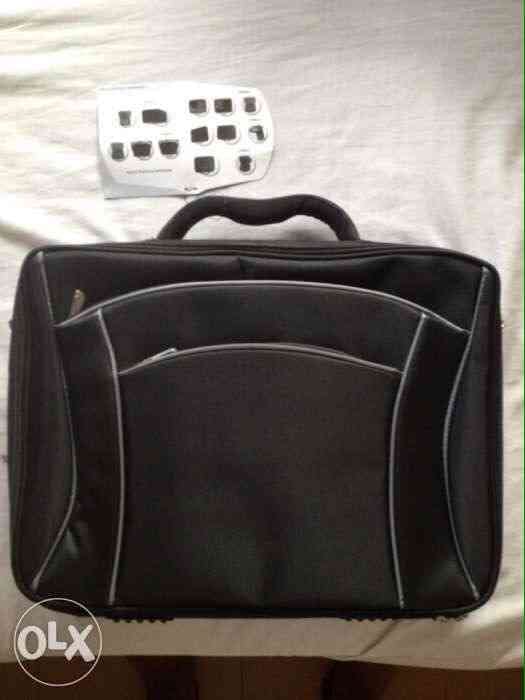 Giza – available for sale Other
لا تنسَ أنك شاهدت هذا الإعلان في عنكبوت
Laptop Case شنط...
