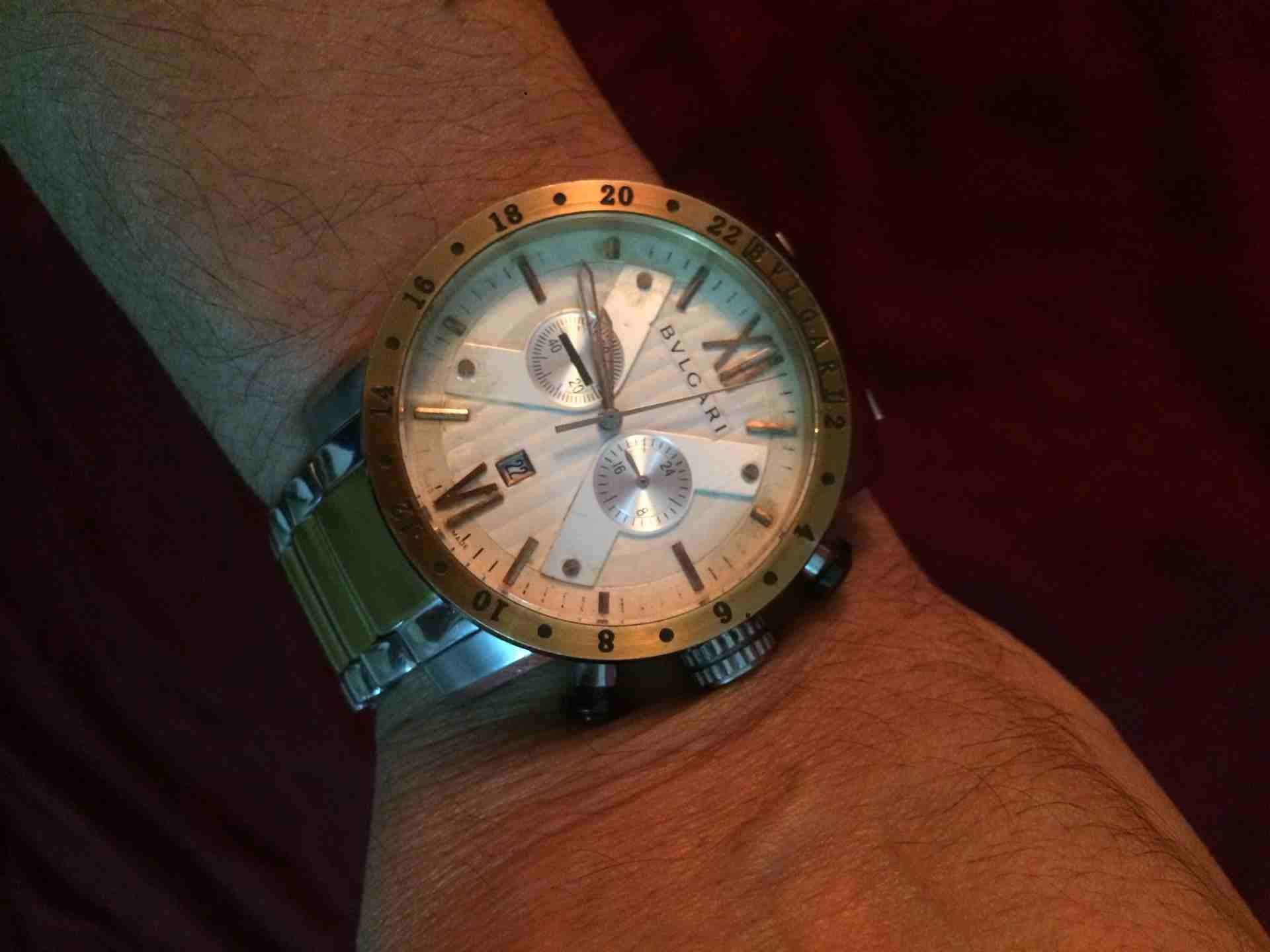 BVLGARI بحالة ممتازه الحجم الكبير
لا تنسَ أنك شاهدت هذا الإعلان في عنكبوت
بلغارى حجم كبير مستعمله...
