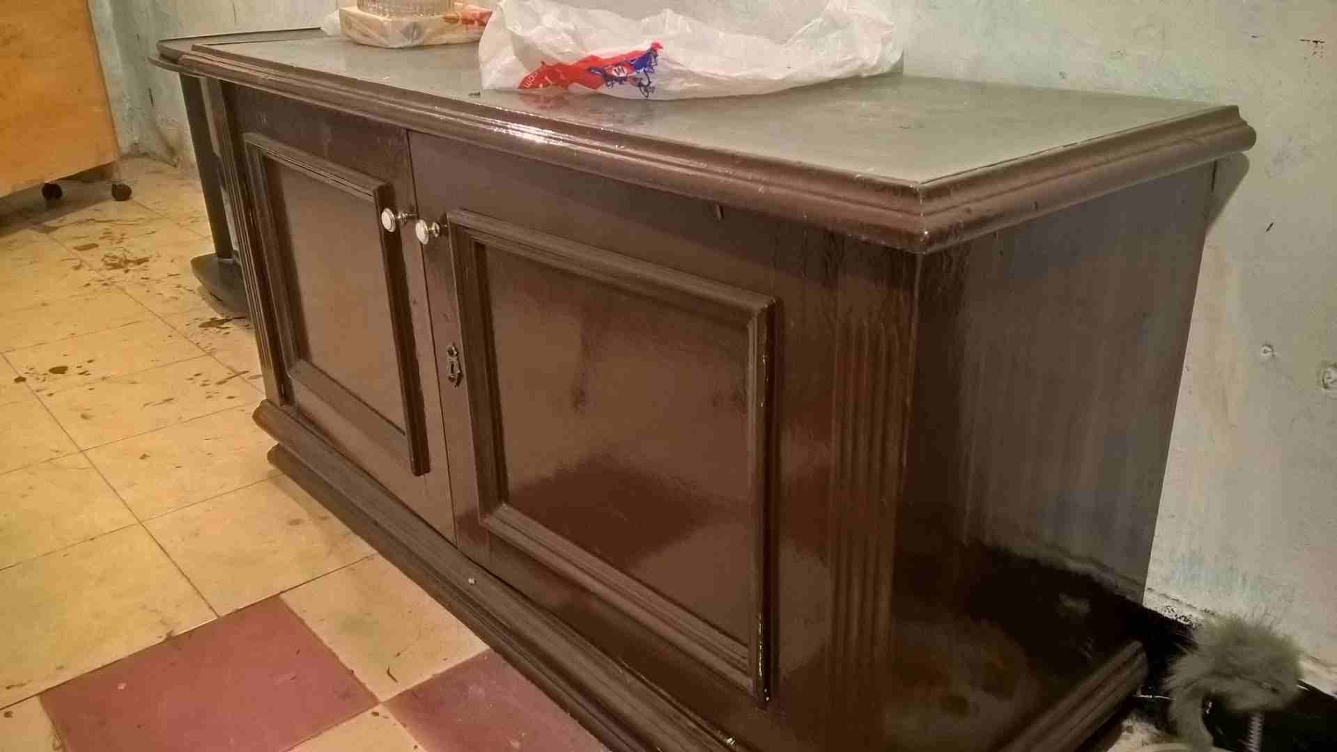 ترابيزة مدخل .
لا تنسَ أنك شاهدت هذا الإعلان في عنكبوت
بحالة ممتازة بزجاج على السطح . خشب متين و...